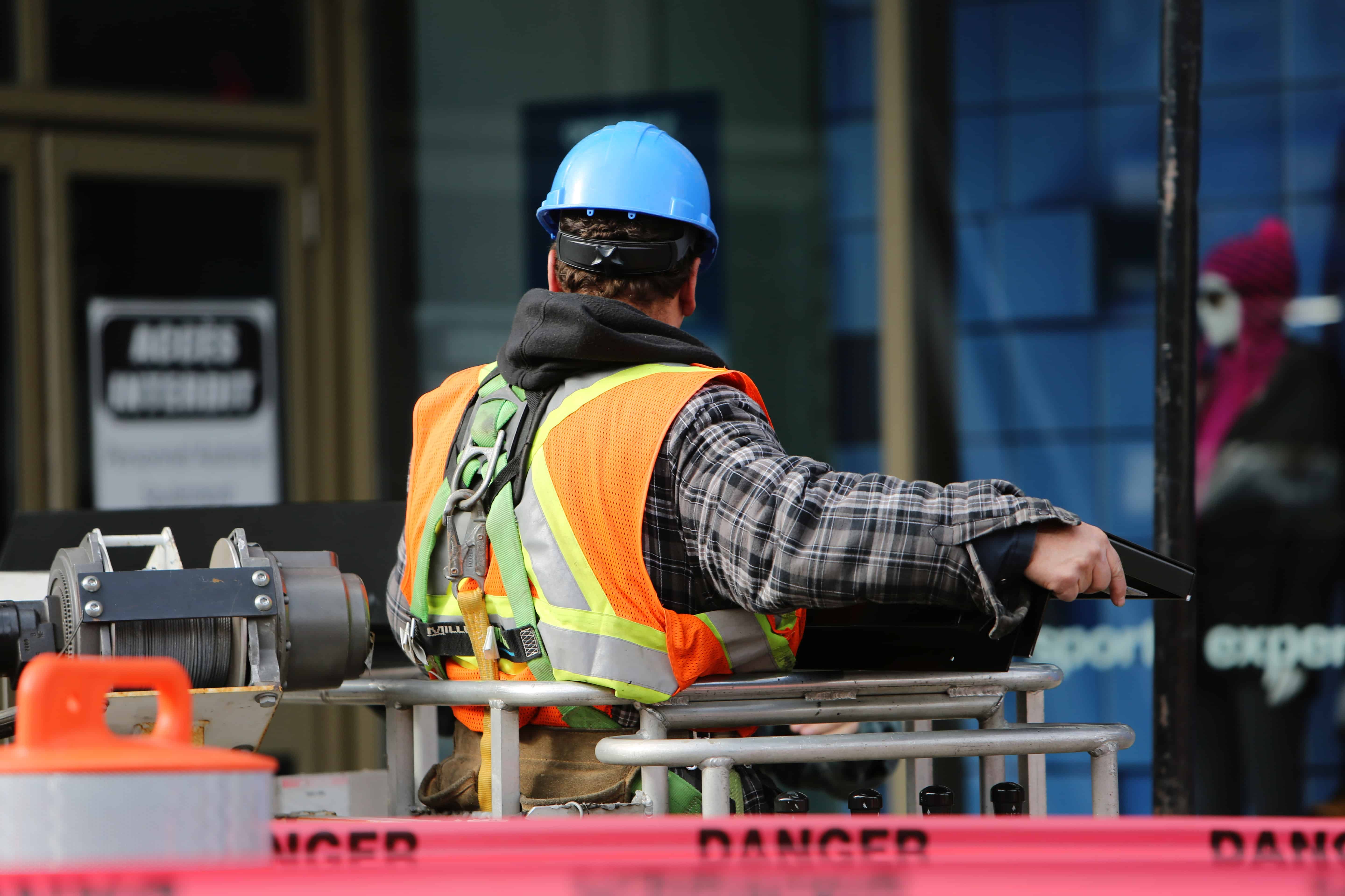 construction-worker-danger-safety-8159 (1).jpg