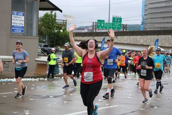 Cheering Runner.jpg